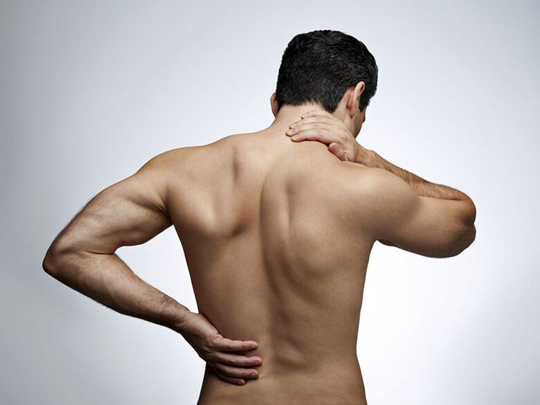 Osteokondrozun ana semptomları boyun, sırt ve bel ağrısıdır. 